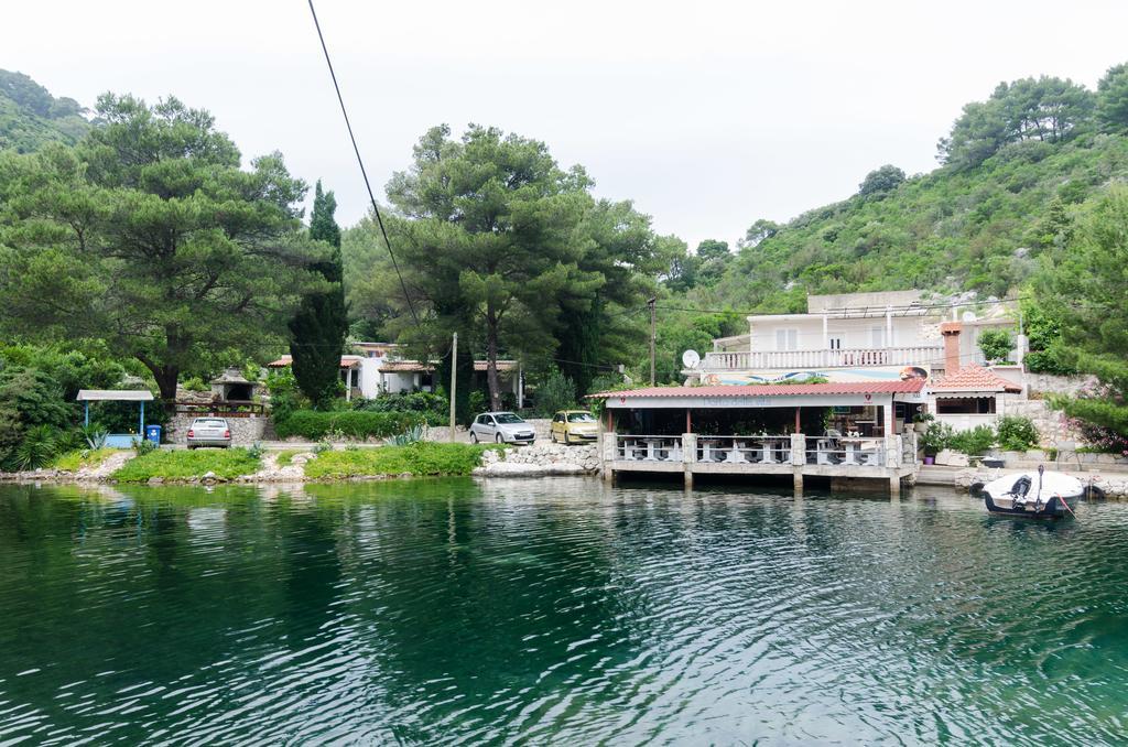 Apartments Porto Della Vita Okuklje Ngoại thất bức ảnh