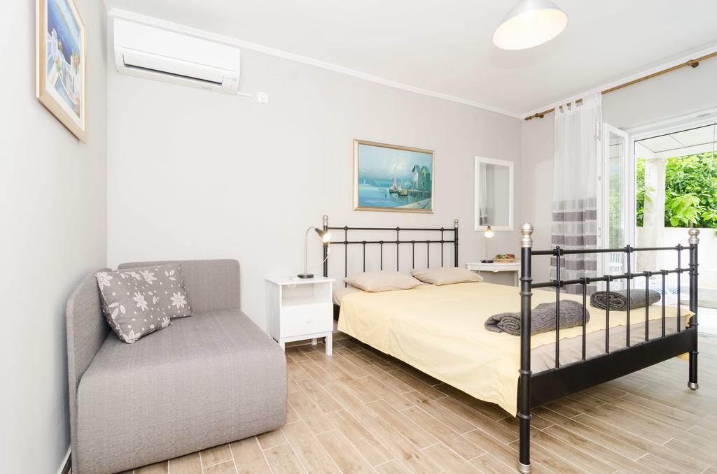 Apartments Porto Della Vita Okuklje Ngoại thất bức ảnh