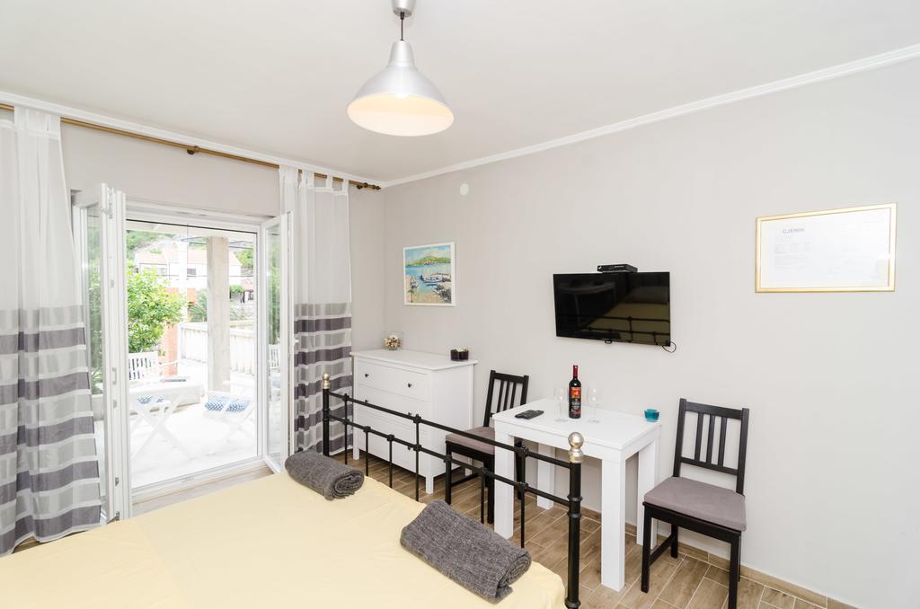 Apartments Porto Della Vita Okuklje Ngoại thất bức ảnh